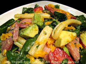 Salad with Spinach, Ham, Avocado and Pasta