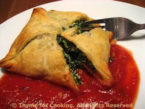 Spinach en Croute with Tomato Sauce