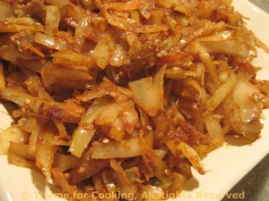 Stir-Fried Cabbage with Peanut Sauce 