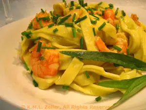 Pasta with Shrimp (Prawn) and Avocado Sauce